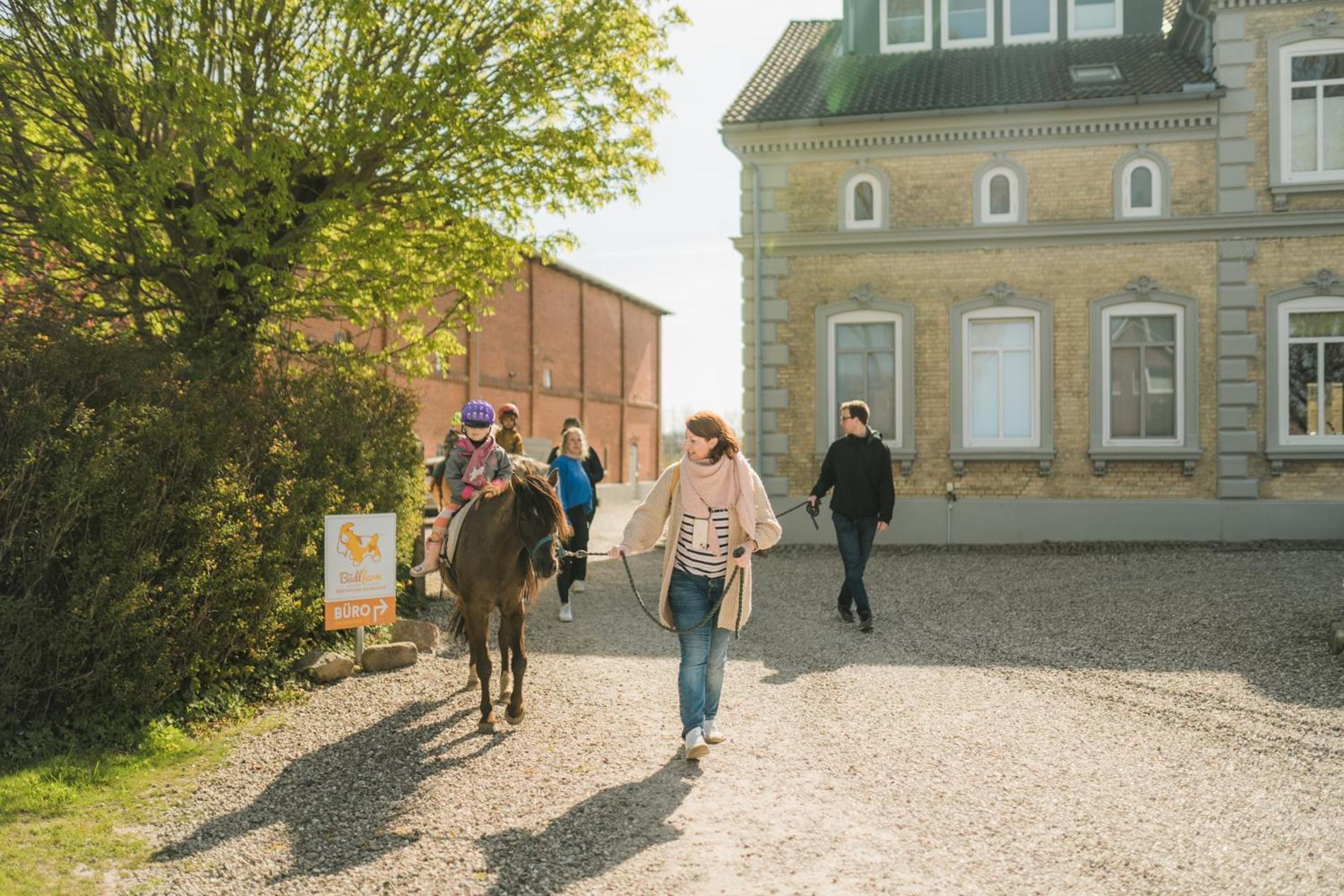 Buedlfarm - Der Familien-Erlebnishof In Strandnaehe フェーマルン エクステリア 写真